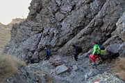 93 Scendendo il canalino, il fotografo canna le foto